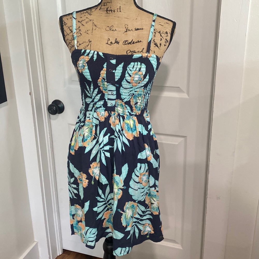 Roxy dress. Size xs. Never worn. Excellent condition